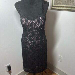 Frederick’s of Hollywood black lace pink overlay corset back
Bodycon dress Sz L‎